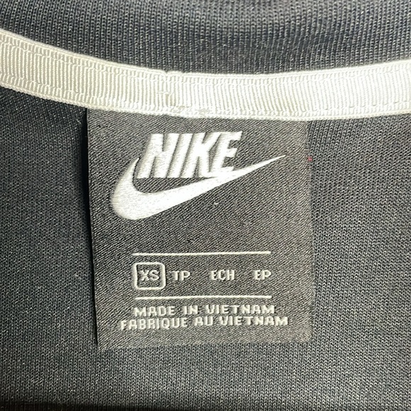 Nike | Women’s NSW Tech Fleece Full Zip Cape Jacket Black & White Size XS - Picture 5 of 7